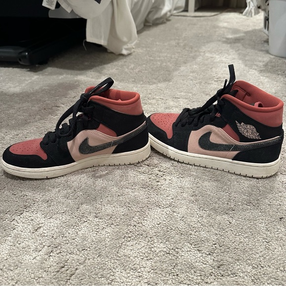 Nike Jordan 1 Mid sneakers - Picture 6 of 10